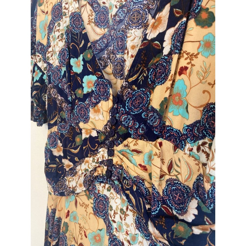 Abel The Label Boho Floral Maxi Dress With Flutter Sleeves & V-Neckline - Picture 4 of 7